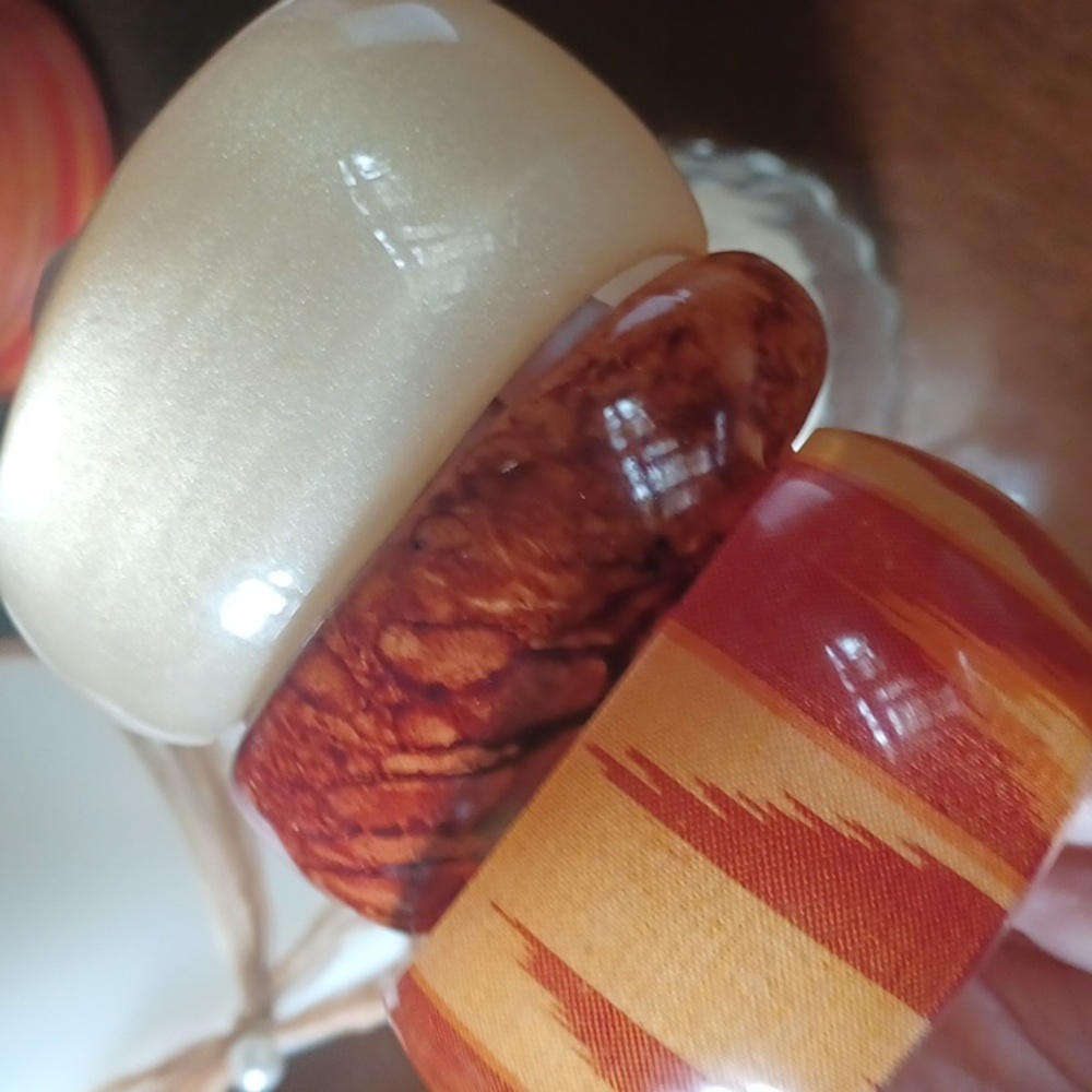 Set of Three Unique Chunky Bangles Two Graphic & One Pearlescent Vintage Retro - Picture 8 of 13